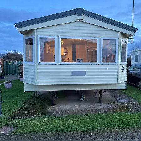 3 Bedroom Pet Free Static Caravan In Prestatyn Rhyl Exterior photo